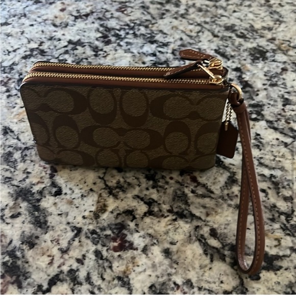 COACH🐝🐝DOUBLE ZIP WALLET/WRISTLET - Picture 10 of 11